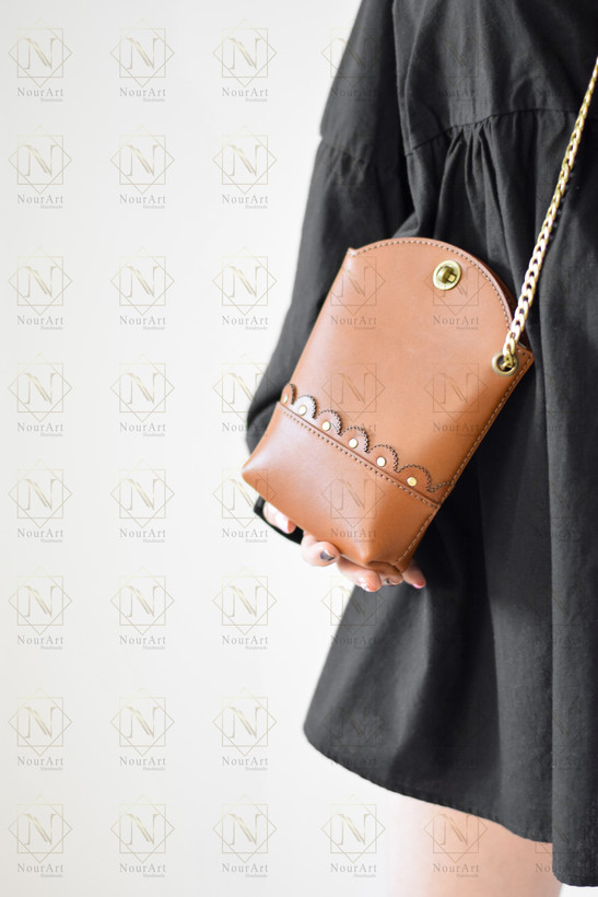 نمای دیگر محصول کیف دوشی زنانه چرم طبیعی مدل تیتیل - چرم نورآرت