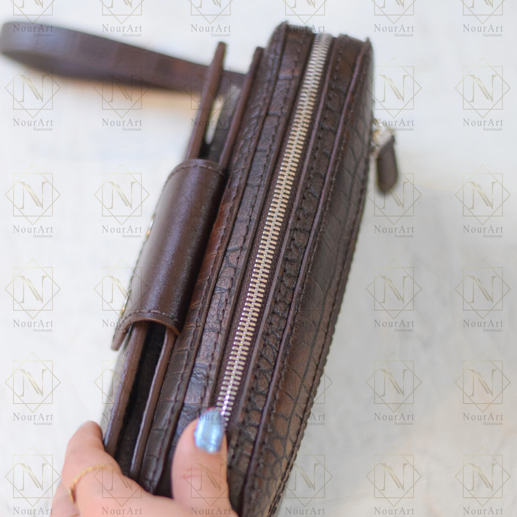 نمای دیگر محصول کیف دستی و مدارک چرم طبیعی مردانه مدل پیروز - چرم نورآرت