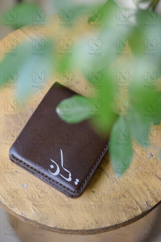 نمای دیگر محصول کیف پول جیبی مردانه چرم طبیعی مدل سیروان - چرم نورآرت